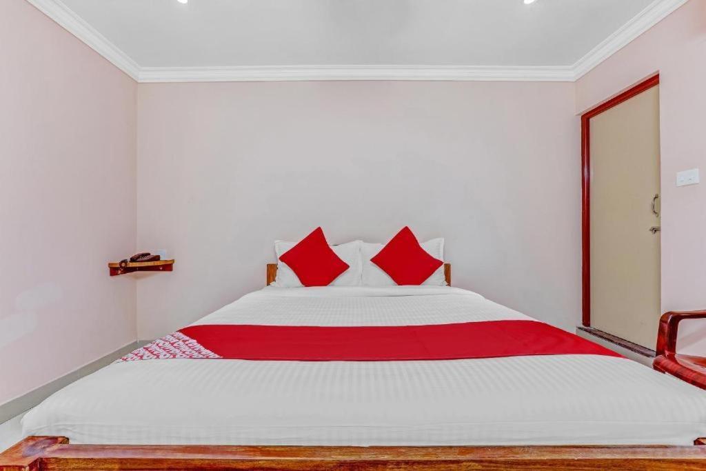 Pn Samy Inn Ποντισερί Εξωτερικό φωτογραφία
